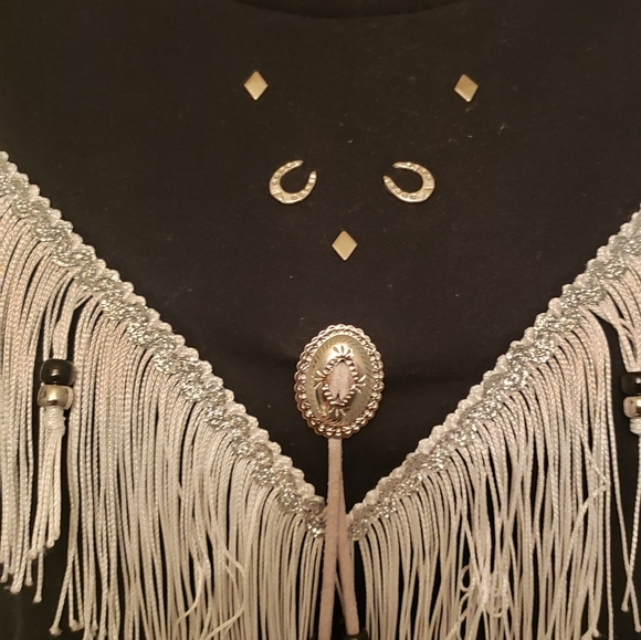 Western Inspired Fringed Short Sleeve Tee - Picture 7 of 8